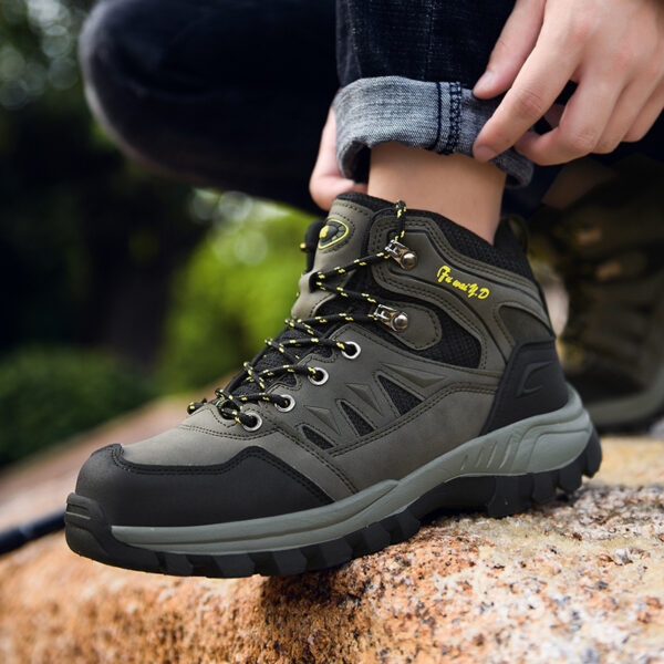 Outdoor climbing shoes - Image 8