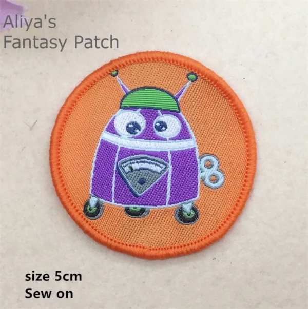 1 pcs Robot skull embroidered sew on patches cloth accessory popular clothing bag hat shoe phone decor Patches Appliques - Image 2